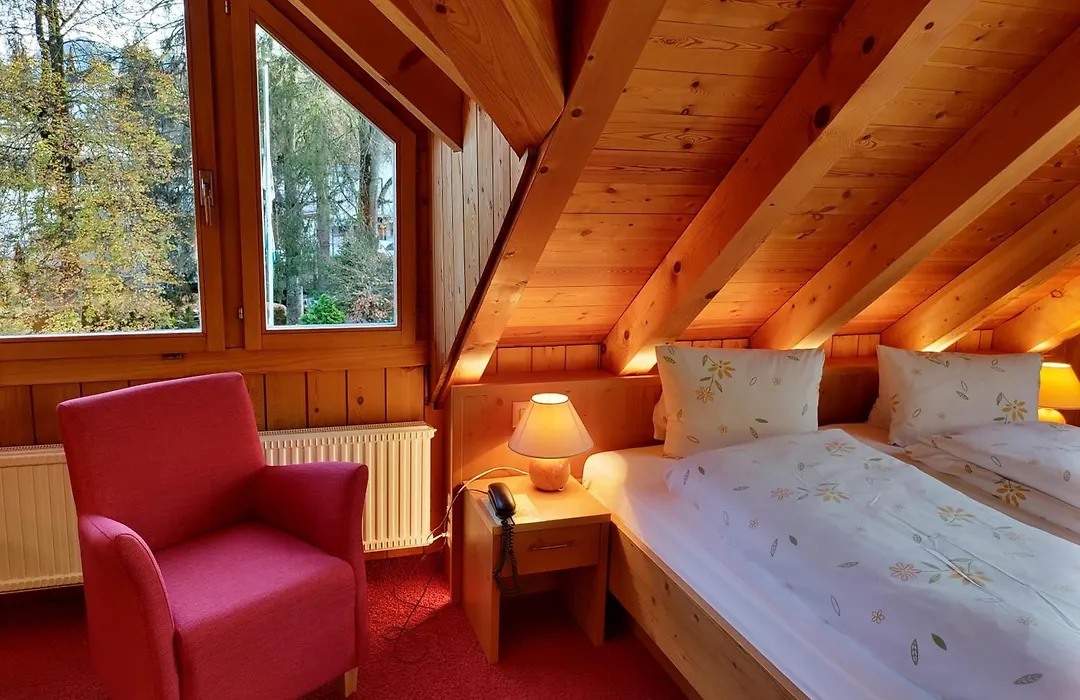 Hotel Cresta-1